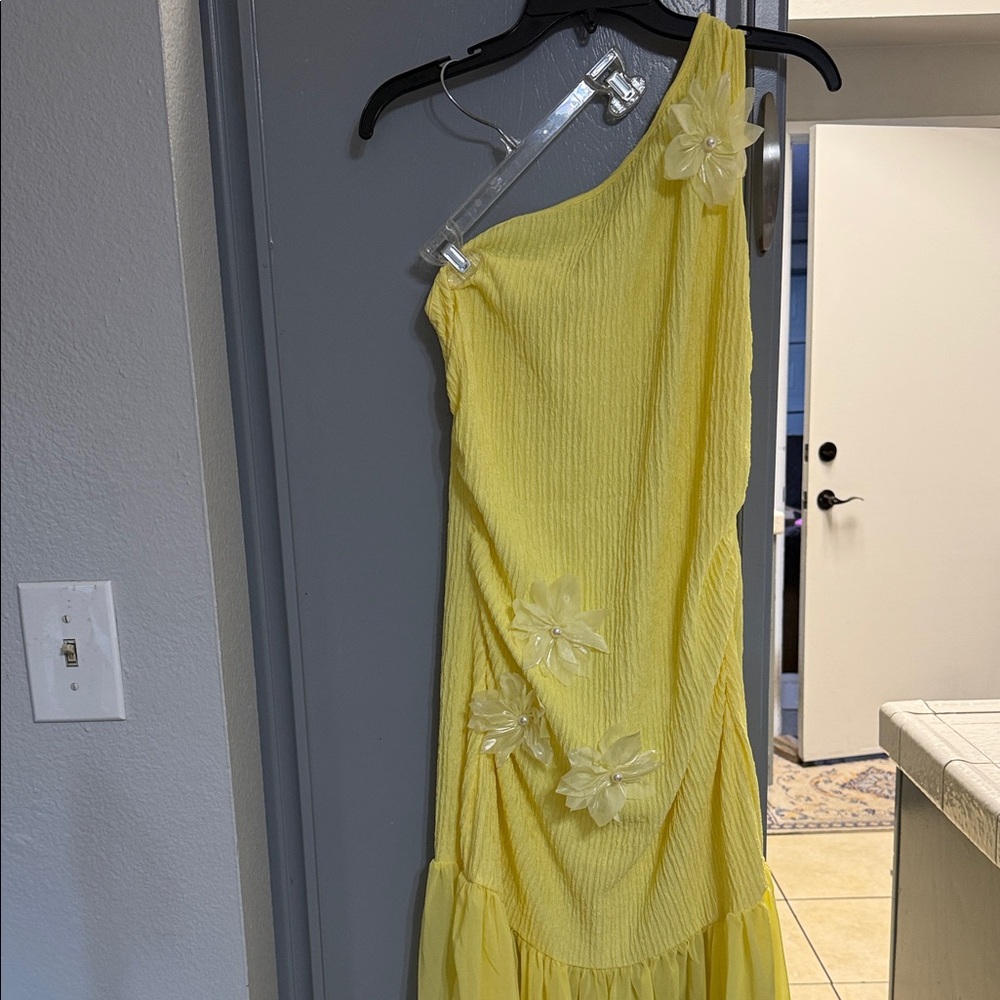 Yellow One-Shoulder Top with Floral Accent